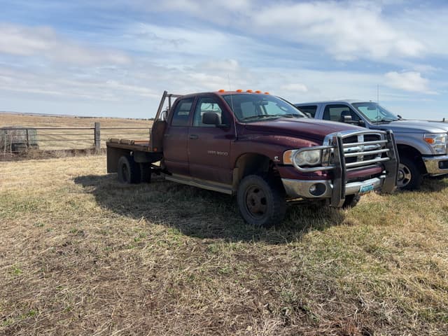 Image of Dodge Ram 3500 equipment image 2