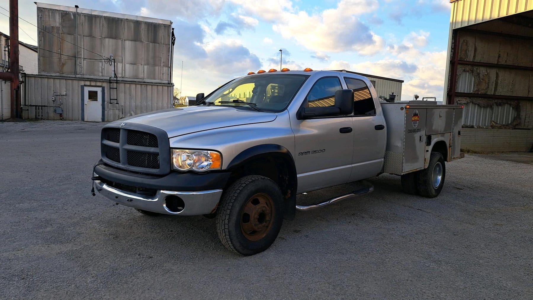 2003 Dodge Ram 3500 Equipment Image0