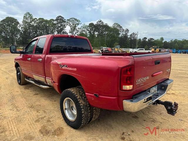 Image of Dodge Ram 3500 equipment image 2