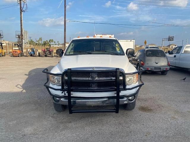 Image of Dodge Ram 3500 equipment image 2