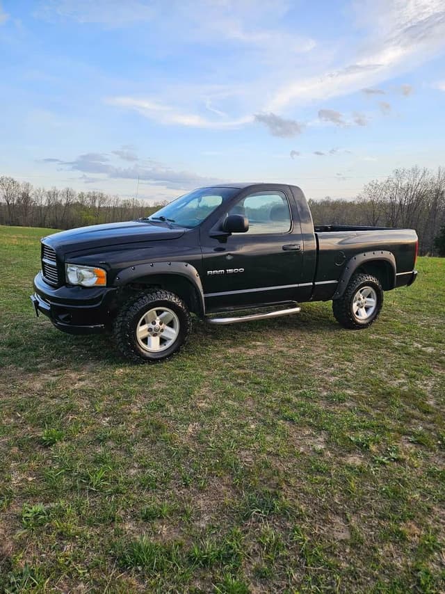 Image of Dodge Ram 1500 equipment image 1