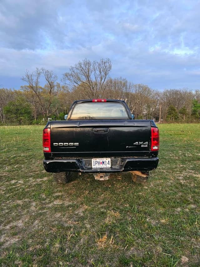 Image of Dodge Ram 1500 equipment image 3