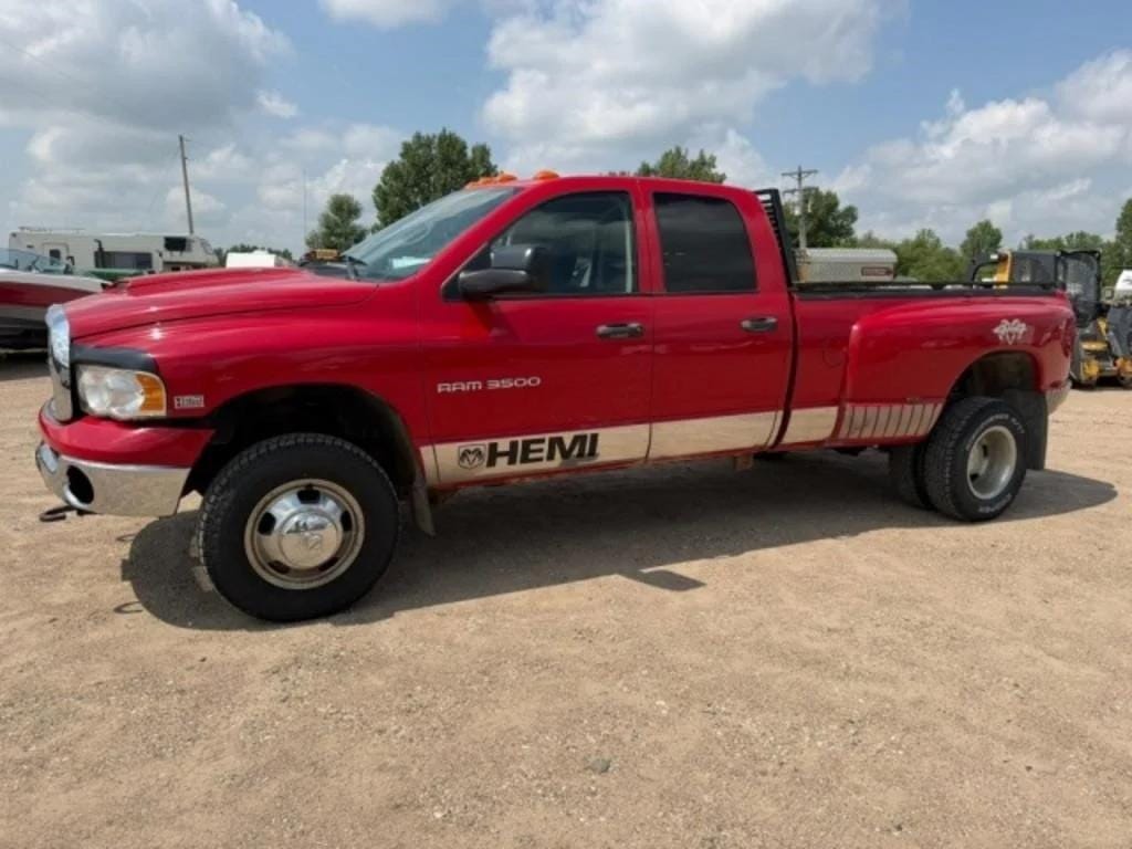 2003 Dodge Ram 3500 Equipment Image0