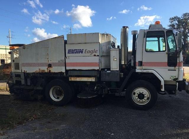 Image of Elgin F Series Eagle Street Sweeper equipment image 2