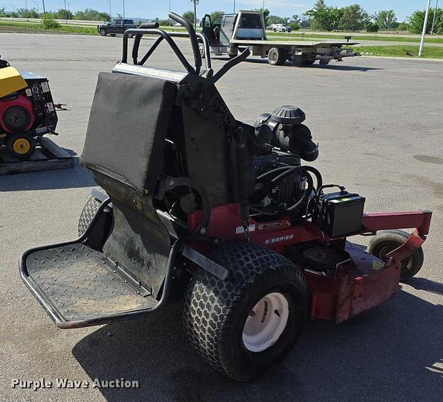 Image of Exmark S-series equipment image 4