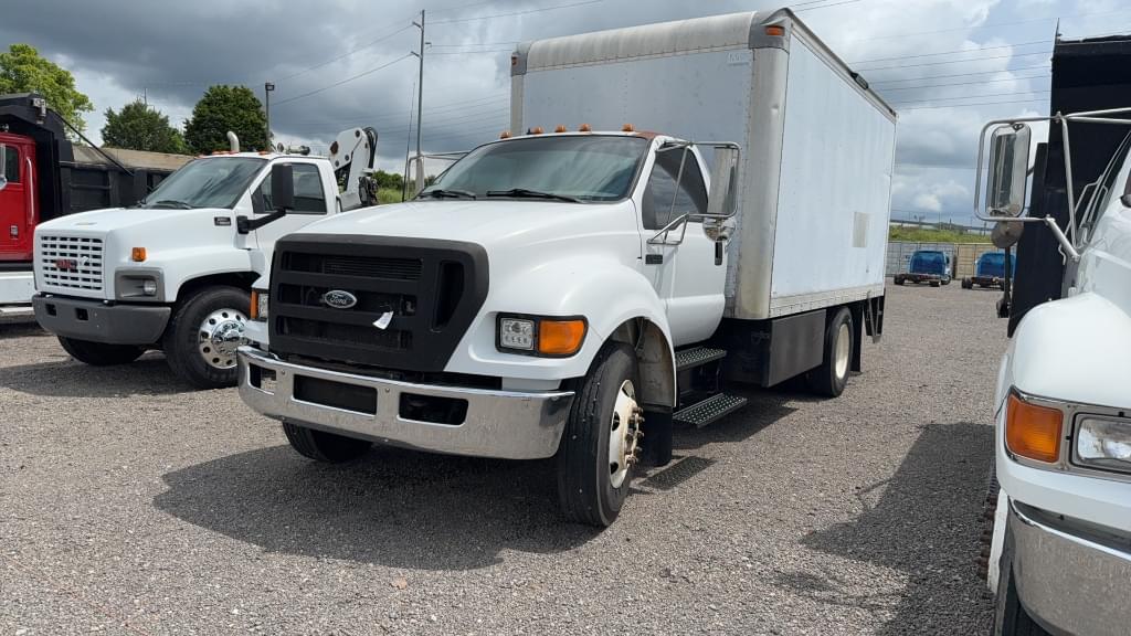 Image of Ford F-650 Primary image