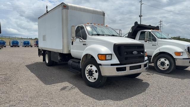 Image of Ford F-650 equipment image 2