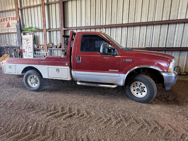 Image of Ford F-250 equipment image 2