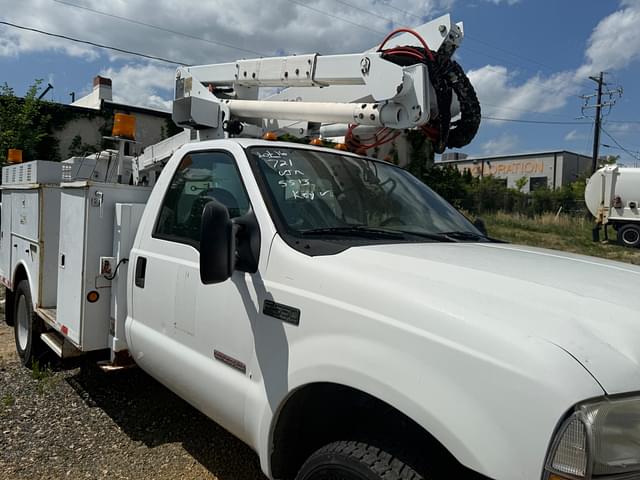 Image of Ford F-550 equipment image 1