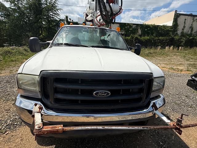 Image of Ford F-550 equipment image 4