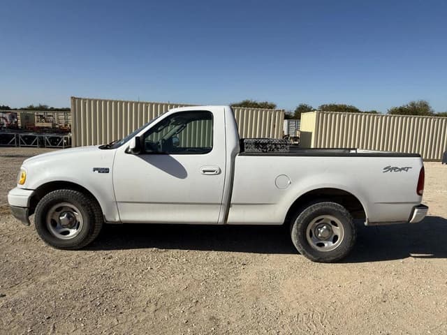 Image of Ford F-150 equipment image 1