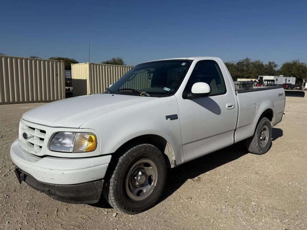 2003 Ford F-150 Equipment Image0