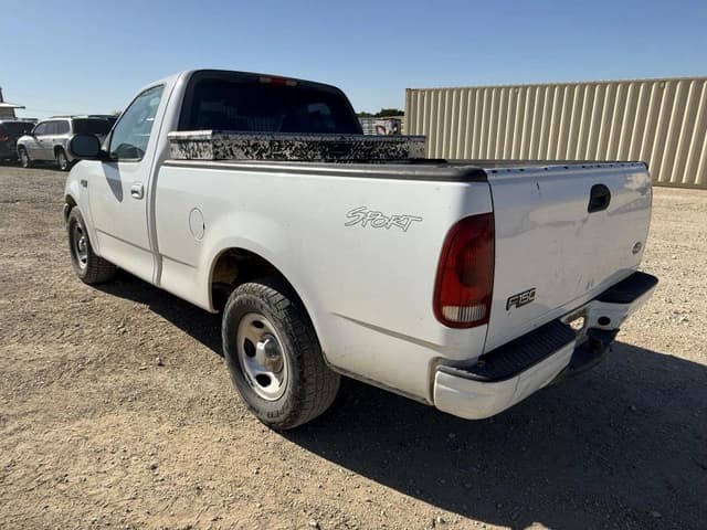 Image of Ford F-150 equipment image 2