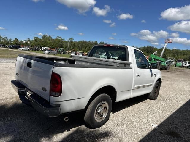 Image of Ford F-150 equipment image 2