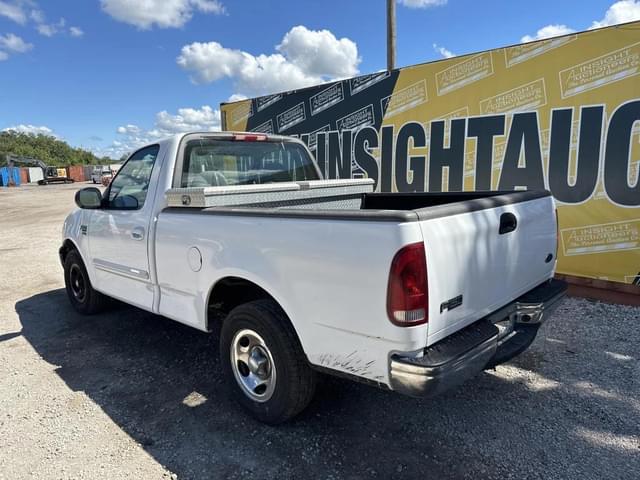 Image of Ford F-150 equipment image 1