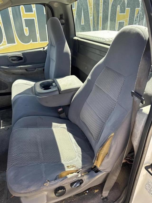 Image of Ford F-150 equipment image 4