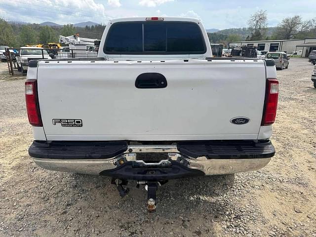 Image of Ford F-250 equipment image 4