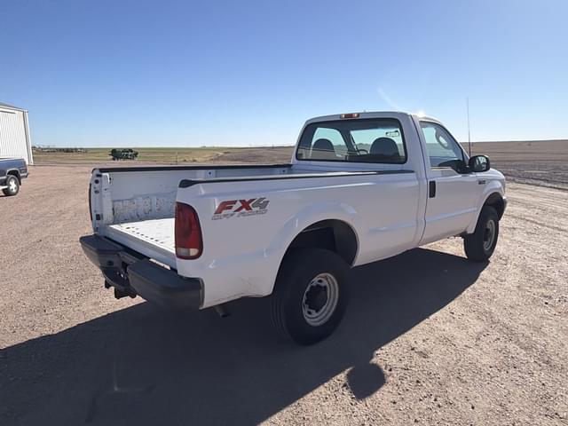 Image of Ford F-250 equipment image 4