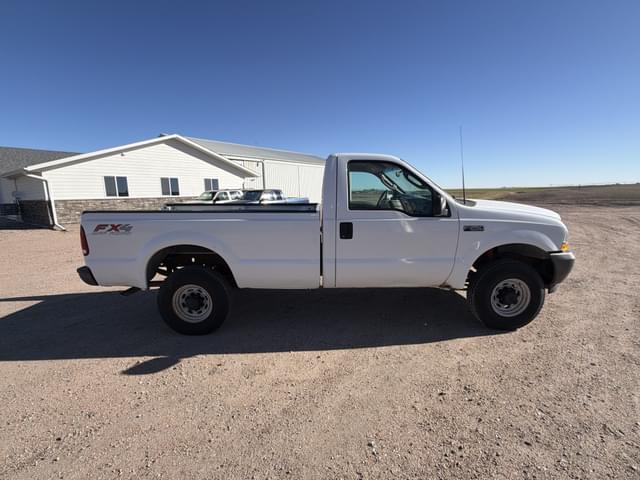 Image of Ford F-250 equipment image 3