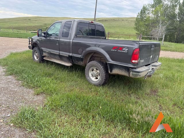 Image of Ford F-250 equipment image 2