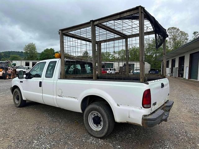 Image of Ford F-250 equipment image 3