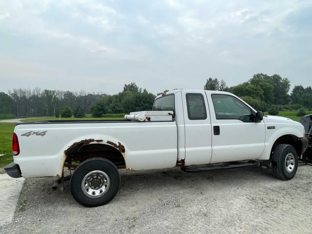 Image of Ford F-250 equipment image 3