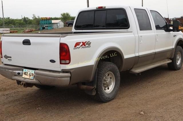 Image of Ford F-250 equipment image 3