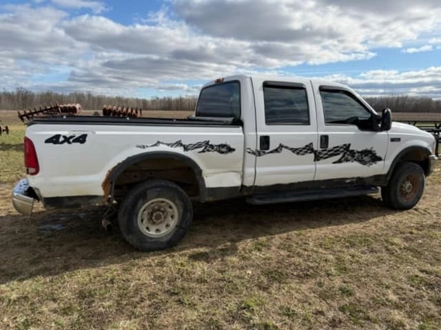 Image of Ford F-250 equipment image 4