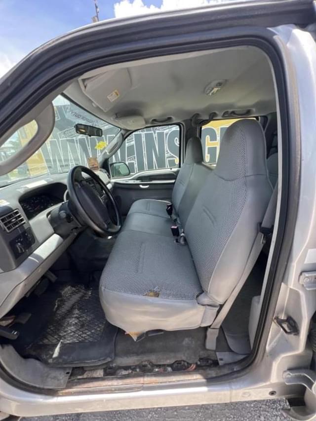 Image of Ford F-250 equipment image 4