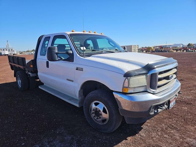 Image of Ford F-350 equipment image 2