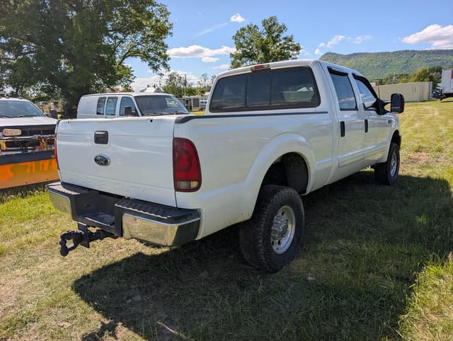 Image of Ford F-350 equipment image 4