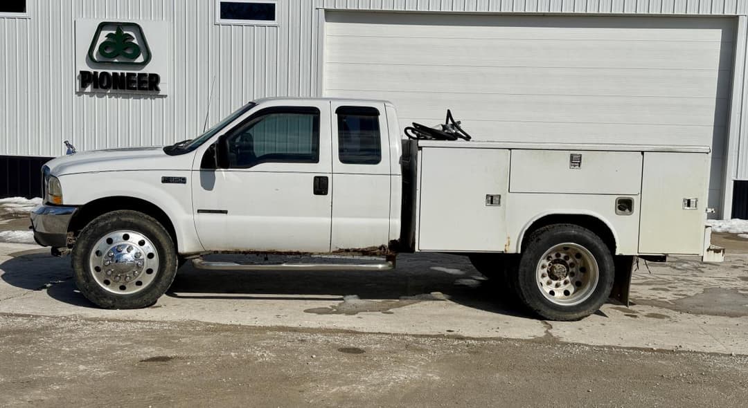 Image of Ford F-350 Primary image