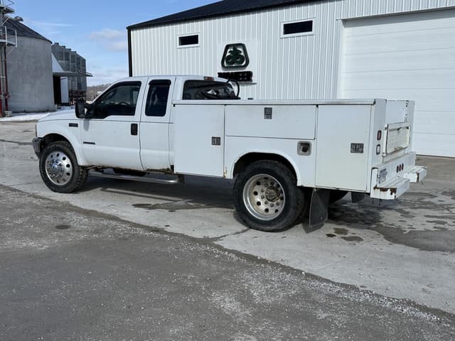 Image of Ford F-350 equipment image 4