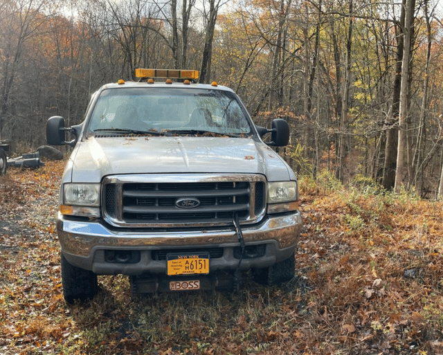 Image of Ford F-350 equipment image 1