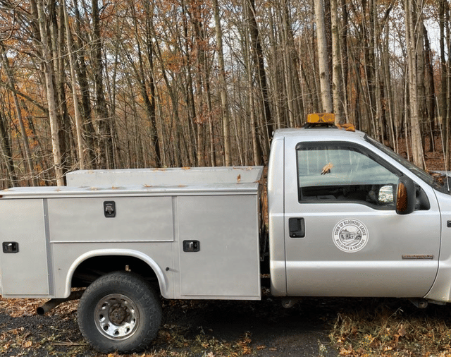 Image of Ford F-350 equipment image 3