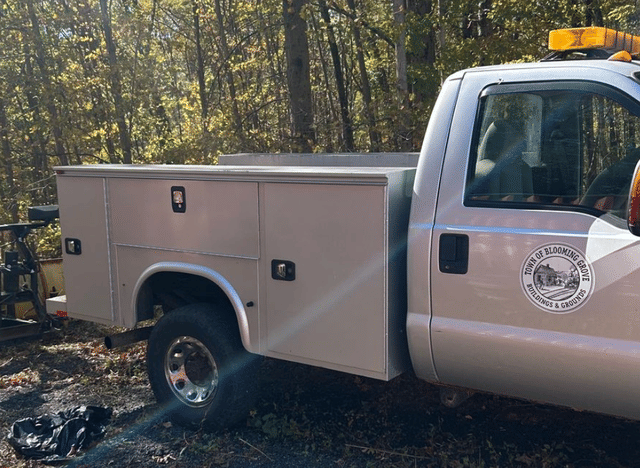 Image of Ford F-350 equipment image 4