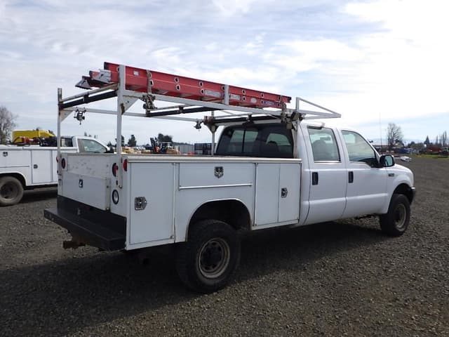 Image of Ford F-350 equipment image 4