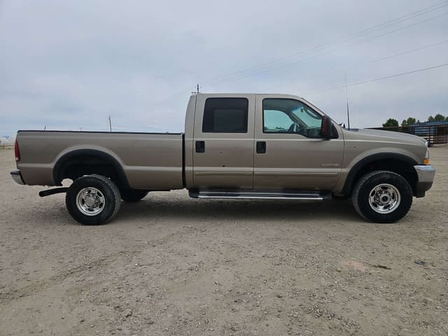 Image of Ford F-350 equipment image 3