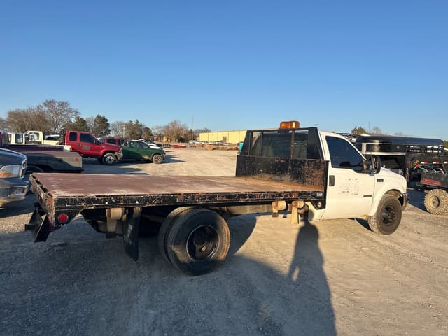 Image of Ford F-350 equipment image 1