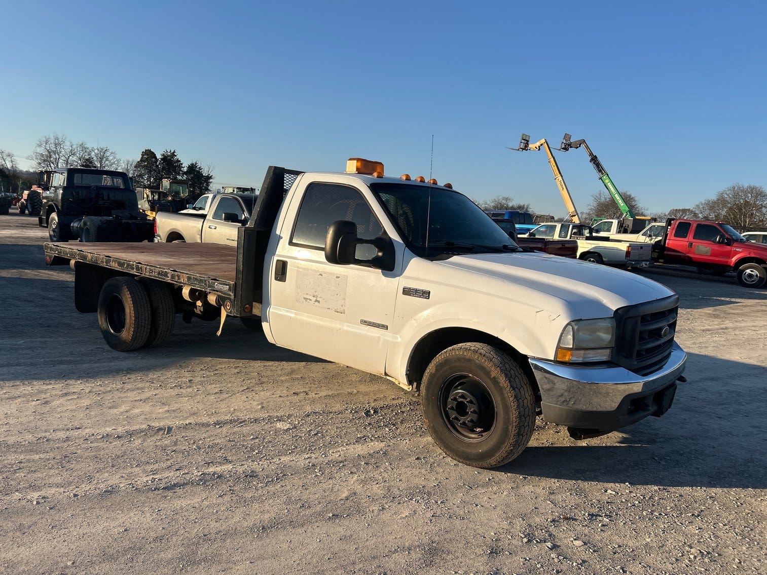 2003 Ford F-350 Equipment Image0