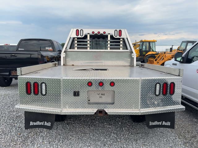 Image of Ford F-350 equipment image 4