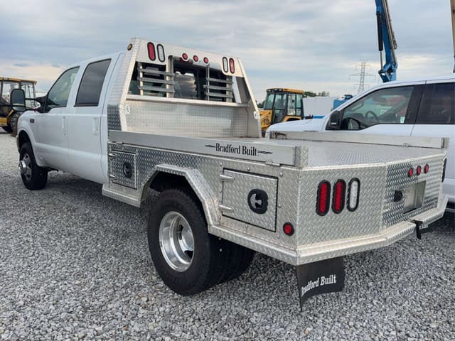 Image of Ford F-350 equipment image 3