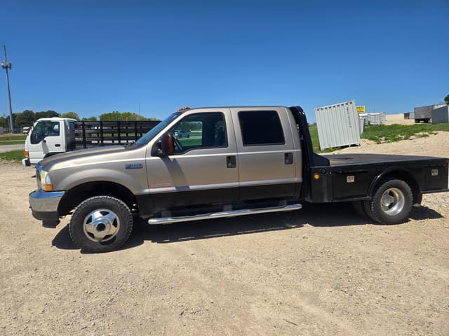 Image of Ford F-350 equipment image 4