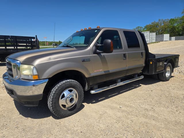 Image of Ford F-350 equipment image 2