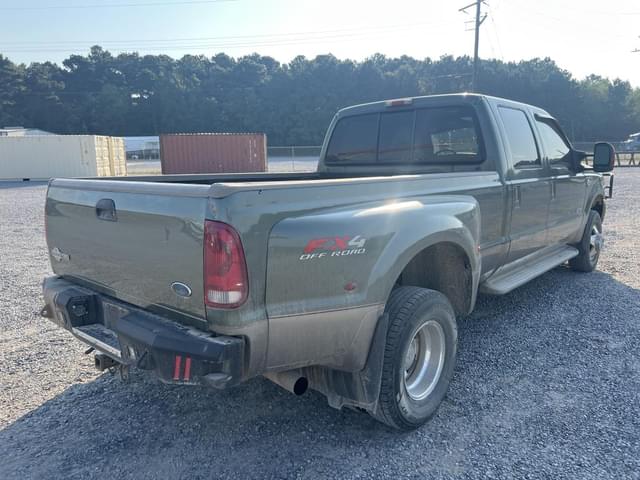 Image of Ford F-350 equipment image 4