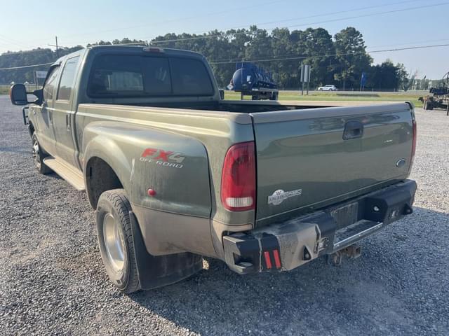 Image of Ford F-350 equipment image 2