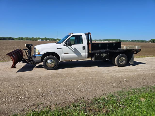Image of Ford F-350 equipment image 4