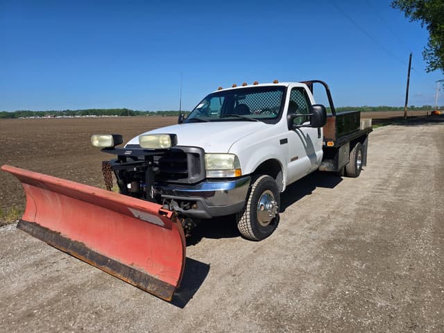 Image of Ford F-350 equipment image 2