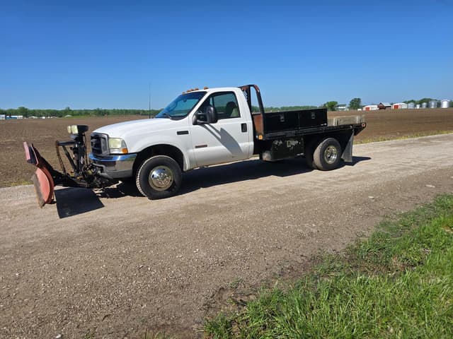Image of Ford F-350 equipment image 3