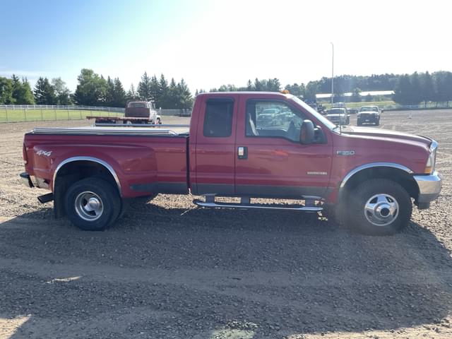Image of Ford F-350 equipment image 3
